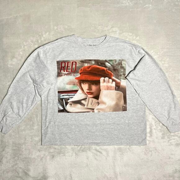 Taylor Swift Red Long Sleeve T-Shirt Size M Heathered Gray Swiftie Eras Chiefs - Picture 1 of 7